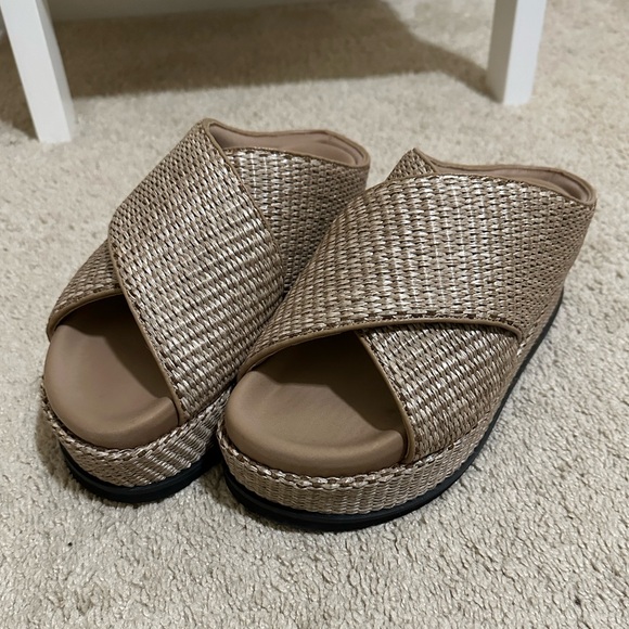Roam Cross Stack Raffia Platform Sandals, 8, NWOT - Picture 1 of 4